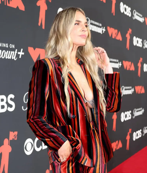 Whitney Phillips 2025 MTV Video Music Awards Velvet Blazer USA Jackets