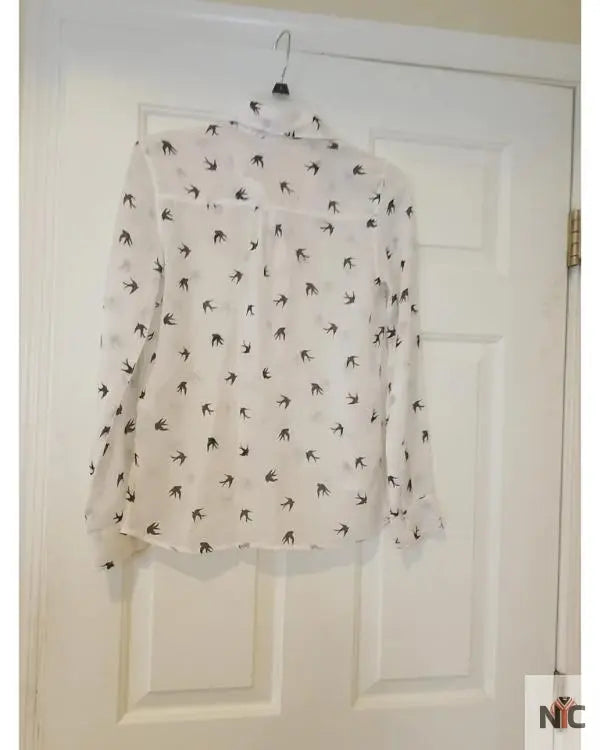 Leverage S05 Beth Riesgraf Black Birds Print Blouse The Urban Hawk