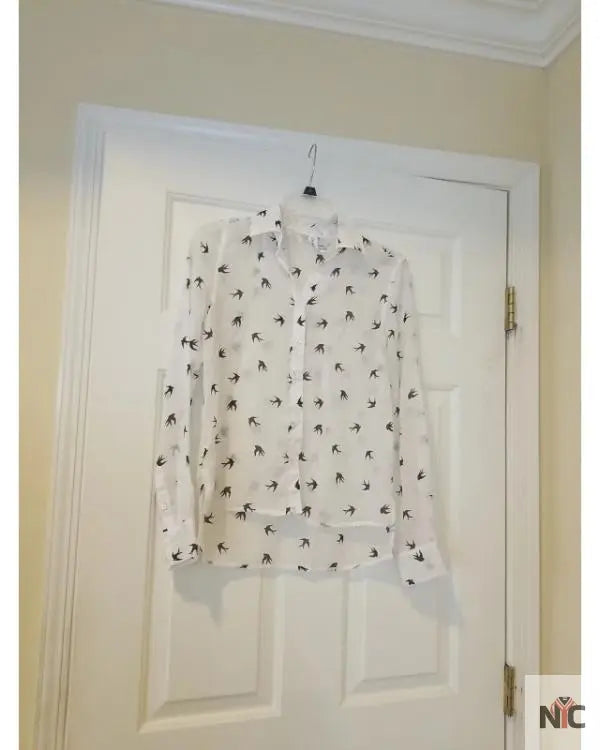 Leverage S05 Beth Riesgraf Black Birds Print Blouse The Urban Hawk